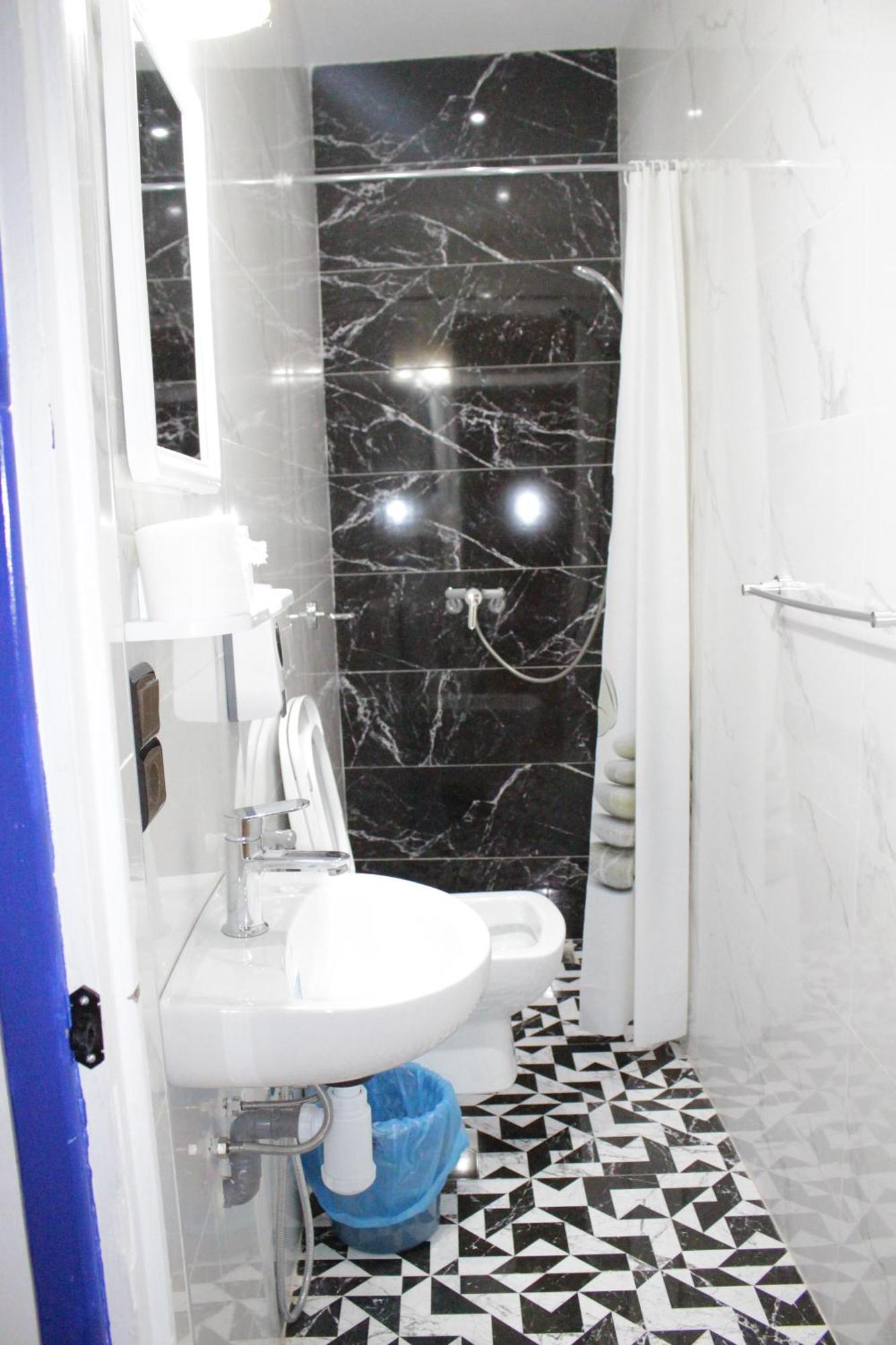 El Boussouni Hostel มาร์ราเกช ภายนอก รูปภาพ